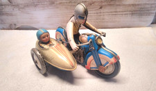 Altes Blechmotorrad mit